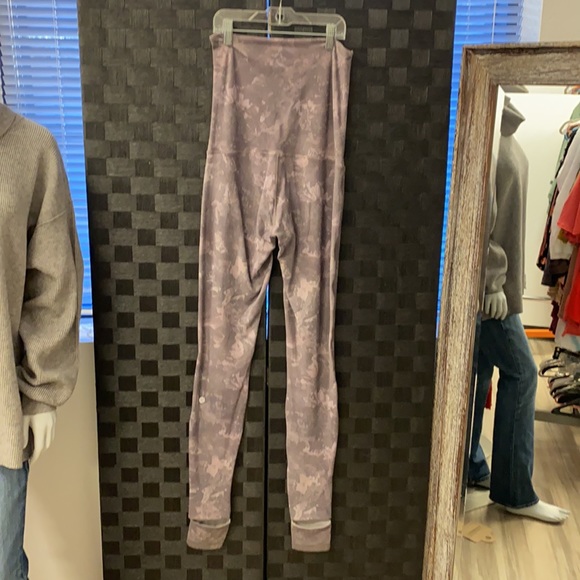 Lululemon Hug Your Core Super High Rise Tight 28” - Picture 4 of 11